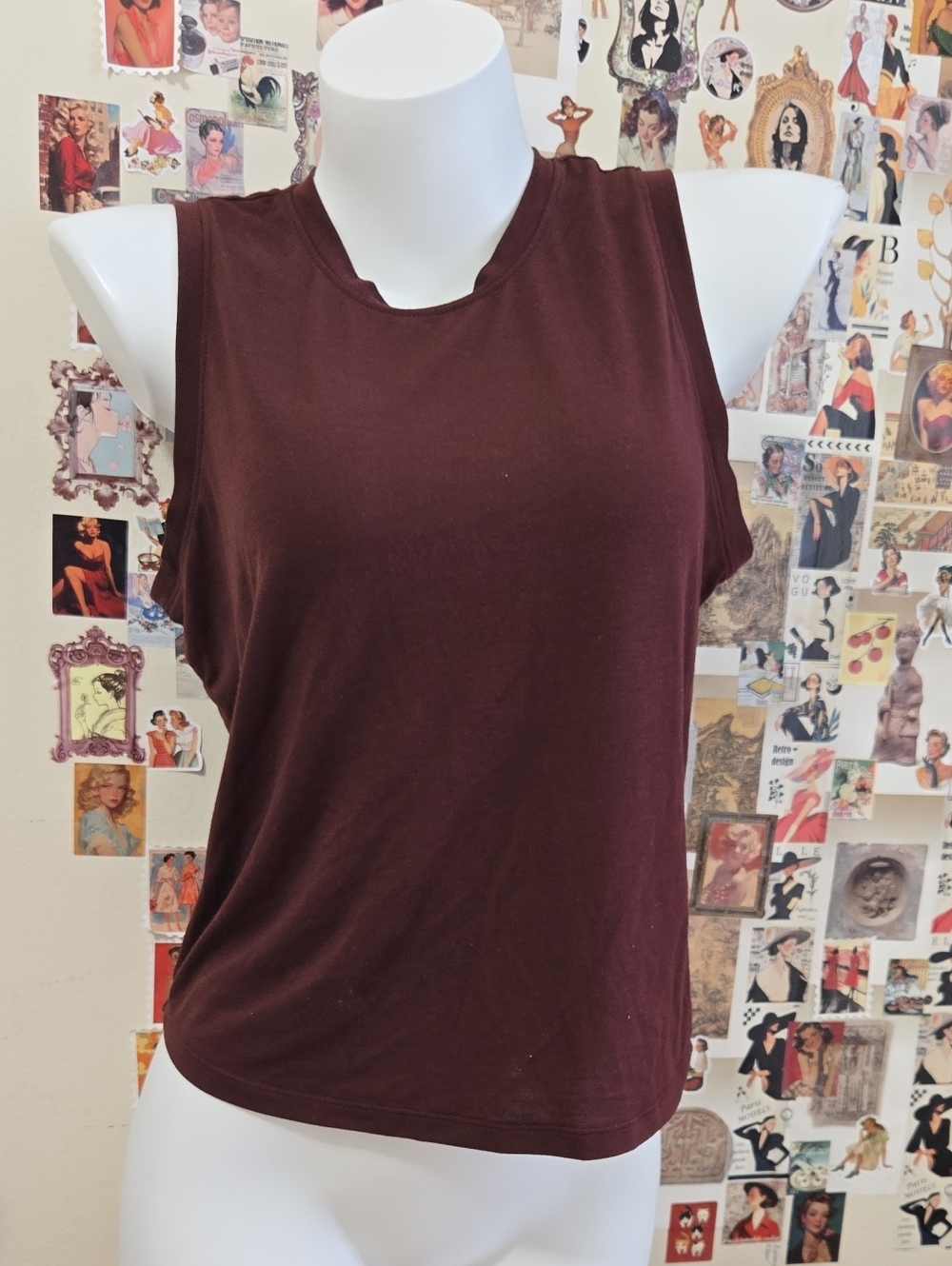 Old Navy Go Dry Sleeveless Tank Top Burgundy Purple Mesh Detail Size M
